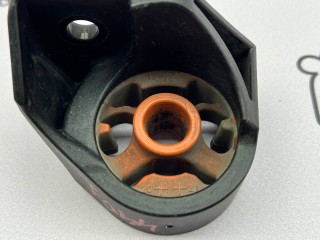 кронштейн глушителя, ориг. номер 42708943, Buick Encore GX 1 поколение 2019-2023