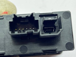 разъем AUX / USB, ориг. номер 13512372, GMC Terrain 2 2017-2021