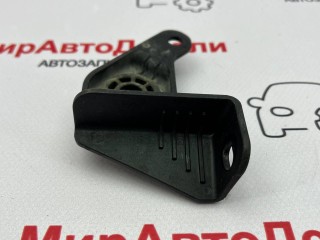 кронштейн (крепление) радиатора, ориг. номер 84258382, Chevrolet Malibu 9 поколение [рестайлинг] 2018-2026