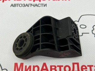 кронштейн (крепление) радиатора, ориг. номер 84164531, Chevrolet Equinox 3 поколение 2017-2021