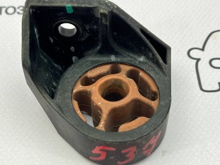 кронштейн глушителя, ориг. номер 42708940, 42747906, Chevrolet Trax 2 2023-2026