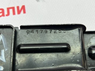 Планка крепления аккумулятора, ориг. номер 84179725C, Chevrolet Equinox 3 поколение 2017-2021