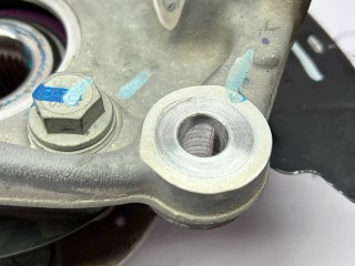 кулак передний правый, ориг. номер 13535653, 85080676, Chevrolet Equinox EV 1 поколение 2024-2026