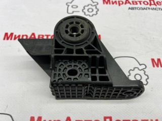 кронштейн (крепление) радиатора, ориг. номер 42810018, Chevrolet Trax 2 2023-2026