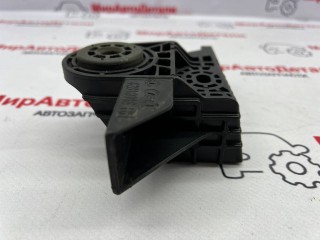 кронштейн (крепление) радиатора, ориг. номер 42810018, Chevrolet Trax 2 2023-2026