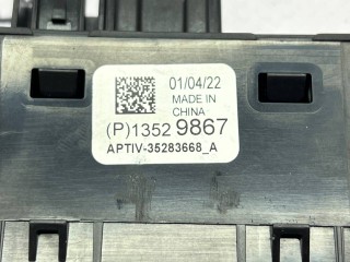 разъем AUX / USB, ориг. номер 13529867, Chevrolet TrailBlazer 3 поколение 2019-2023