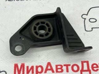 кронштейн (крепление) радиатора, ориг. номер 84258381, Chevrolet Malibu 9 поколение [рестайлинг] 2018-2026