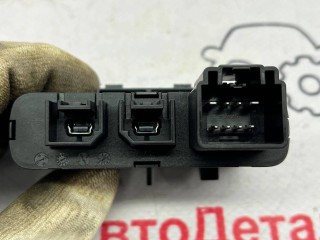 разъем AUX / USB, ориг. номер 01561247210, Alfa Romeo Stelvio 1 поколение 2016-2020