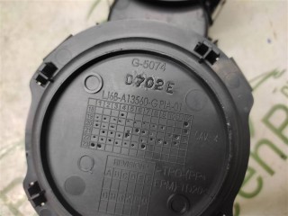 Подстаканник, ориг. номер LJ6BA13560G, Ford Escape 2023-2026