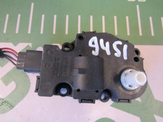 Моторчик заслонки печки Mercedes C W204 2007-2011