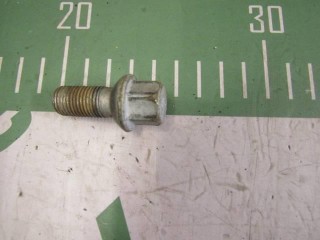Болт колесный Mercedes C W204 2007-2011