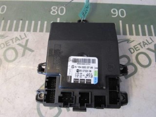 Блок управления двери Mercedes R W251 2005-2007