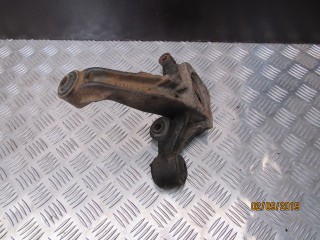 Цапфа задняя правая, ориг. номер 42313-06100, Toyota Camry V40