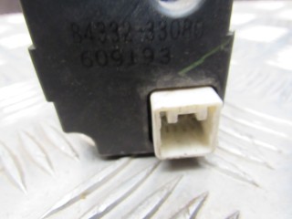 Кнопка аварийной сигнализации, ориг. номер 84332-33080, Toyota Camry V40