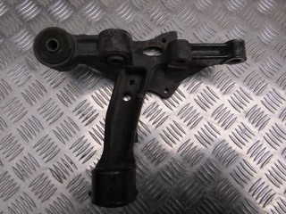 Цапфа задняя правая, ориг. номер 42313-06100, Toyota Camry V40