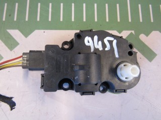 Моторчик заслонки печки, ориг. номер EFB330, Mercedes C W204 2007-2011