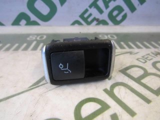 Кнопка открывания багажника, ориг. номер A1668707610, Mercedes GLA X156 2013-2017