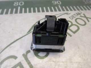 Кнопка открывания багажника, ориг. номер A1668707610, Mercedes GLA X156 2013-2017