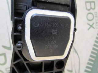 Педаль газа, ориг. номер A1643000504, Mercedes R W251 2010-2017