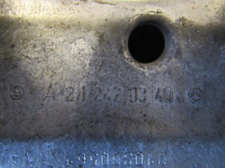 Кронштейн КПП, ориг. номер A2112420340, Mercedes C W204 2007-2011