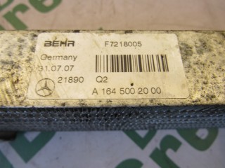 Радиатор масляный, ориг. номер A1645002000, Mercedes R W251 2005-2007