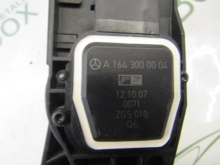 Педаль газа, ориг. номер A1643000004, Mercedes R W251 2005-2007