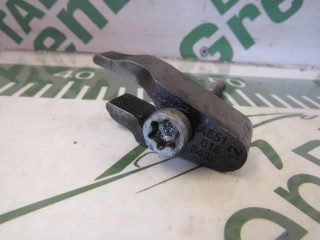 Скоба (кронштейн) крепления форсунки, ориг. номер A6510160438, Mercedes S W222 2013-2017