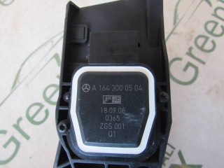 Педаль газа, ориг. номер A1643000504, Mercedes R W251