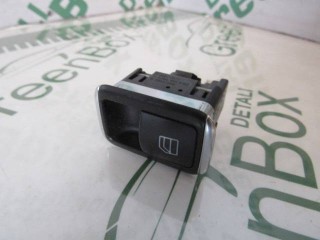 Кнопка стеклоподъемника, ориг. номер A2049058102, Mercedes CLA C117(рейсталинг) 2013-2016