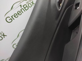 Обшивка двери задней левой (дверная карта), Chevrolet Trax 2023-2026