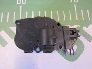Моторчик заслонки печки, ориг. номер EFB330, Mercedes C W204 2007-2011