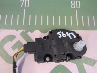 Моторчик заслонки печки, ориг. номер EFB330, Mercedes C W204 2007-2011