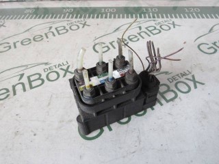 Блок клапанов пневмоподвески Mercedes GL X166, A2123200358