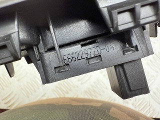 кнопка стеклоподъемника передней правой, ориг. номер 96650618ZD, 96662297ZD, Peugeot 5008 2009-2013