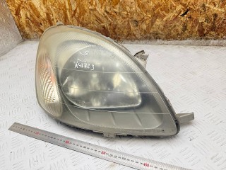 Фара правая Toyota Yaris 1 поколение XP10 1999-2003