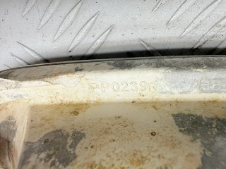 фара противотуманная правая, ориг. номер P0239R, PP0239, Mitsubishi Pajero 3 [рестайлинг] 2002-2006