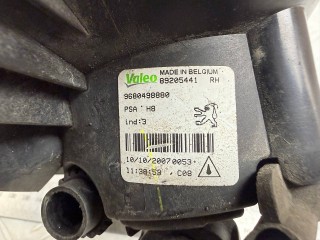 фара противотуманная правая, ориг. номер 9680498880, 89072369, 89205441, Peugeot 308 1 поколение 2007-2011
