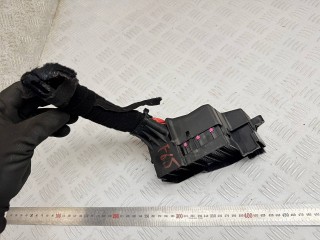блок предохранителей, ориг. номер 7L0941828, 7L0941824, Volkswagen Touareg 1 поколение 2002-2007