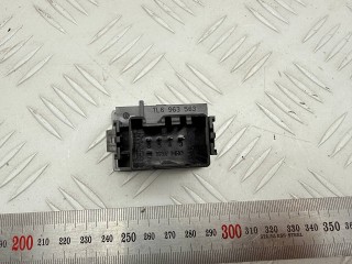 кнопка обогрева сидений, ориг. номер 7L6963569C, 7L6963563B, 7L6963563A, Volkswagen Touareg 1 поколение 2002-2007