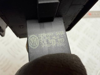 кнопка открытия багажника, ориг. номер 7L6959903, 7L6867375C, 7L6959303, Volkswagen Touareg  [рестайлинг] 2006-2010