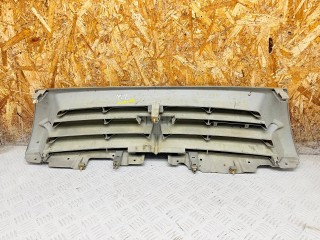 решетка радиатора, ориг. номер MR387981, MR387982, Mitsubishi Pajero 3 1999-2003