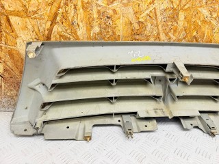 решетка радиатора, ориг. номер MR387981, MR387982, Mitsubishi Pajero 3 1999-2003