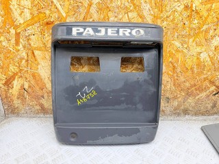 накладка подсветки номера, ориг. номер MR416417, Mitsubishi Pajero 3 поколение 1999-2003