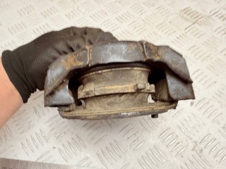 подушка крепления двигателя, ориг. номер MR374898, Mitsubishi Pajero 3 поколение 1999-2003