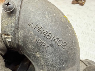 патрубок воздушного фильтра, ориг. номер MR481402, Mitsubishi Pajero 3 [рестайлинг] 2002-2006
