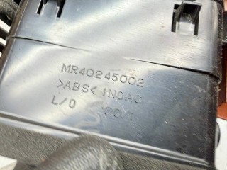 дефлектор обдува салона, ориг. номер MR402450, MR40245002, MR456379, Mitsubishi Montero 3 1999-2003