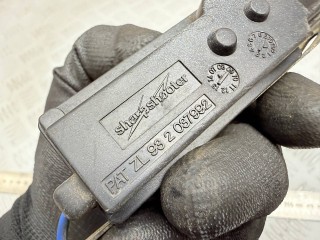 замок двери передней левой, ориг. номер 701837015D, 932037992, Volkswagen Caravelle T4 1991-2003