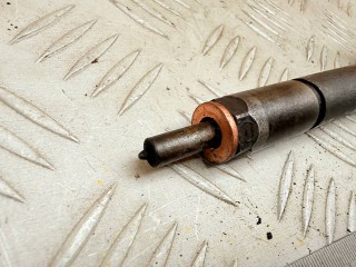 форсунка топливная, ориг. номер 0445110259, 0986435126, 1425514, 1980J3, 5M5Q9F593AA, 9655328480, Y60613H50, FIB1125FE, FIB1125WY, FIB1125SN, FIB1125RF, FIB1125RB, FIB1125MT, FIB1125LW, FIB1125LE, FIB1125CZ, 1609849580, 13537804978, Peugeot 206  [рестайлинг] 2002-2009