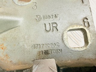петля двери передней правой, ориг. номер 4717208AC, Dodge Caravan 3 1995-2000