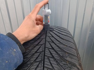 шина Volkswagen Touareg 1 поколение 2002-2007
